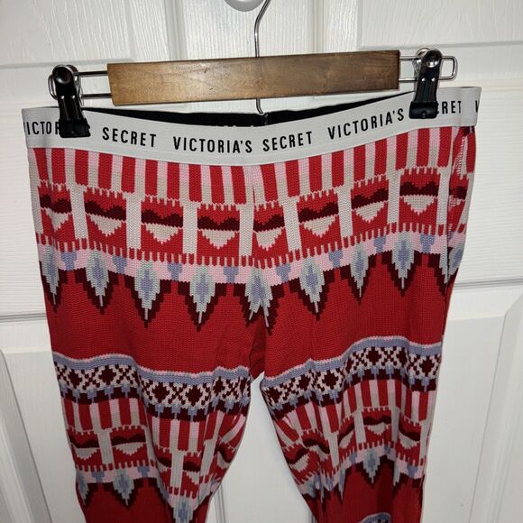 Victoria’s Secret Holiday Thermal Pajama Set Size Medium Red Print Aztec - Picture 4 of 6